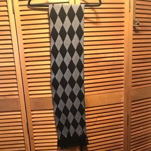 Guess Black and Grey Knit Argyle Scarf